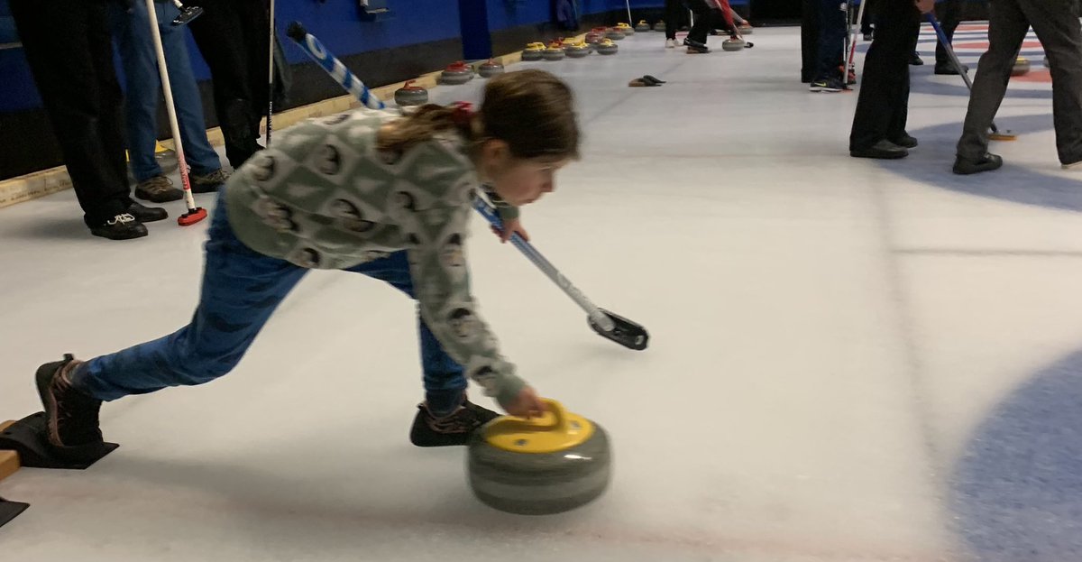 DignonSarah's tweet photo. Inspired by @evemuirhead and team 🥌🥌🏅#curling #nextgen https://t.co/8VgWnnrJup