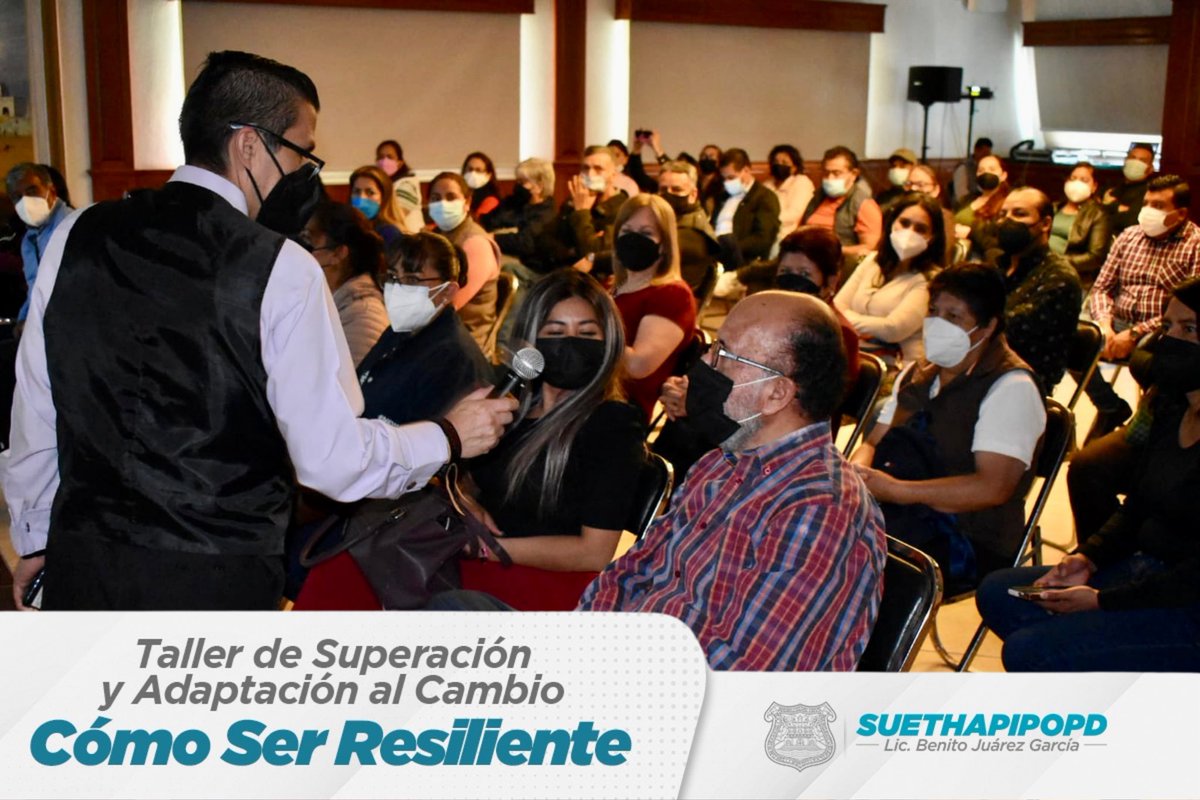 SUETHAPIPOPDOFL's tweet photo. El bienestar y la tranquilidad de los integrantes del #SUETHAPIPOPD es más que fundamental para nuestro Secretario General @GonzaloJuarezM. Esta mañana, nuestros compañeros participaron en el Taller de "Superación y Adaptación al Cambio. Cómo Ser Resiliente". https://t.co/9eWraLEYfw