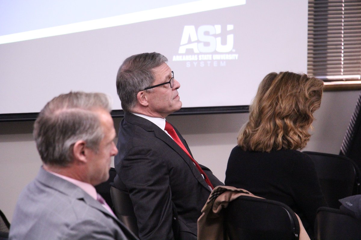 ASUNewport's tweet photo. It's always great to see the @ASUSystem Board of Trustees come to ASUN, even better when ACE shows up! Congratulations to @WolfMD12 for being named an ASU System Trustee Emeritus. ASUN is honored to host this group of outstanding leaders. #ASUNewport #ASUNAviators #ItsTimetoSoar https://t.co/2cJoDeEgwy