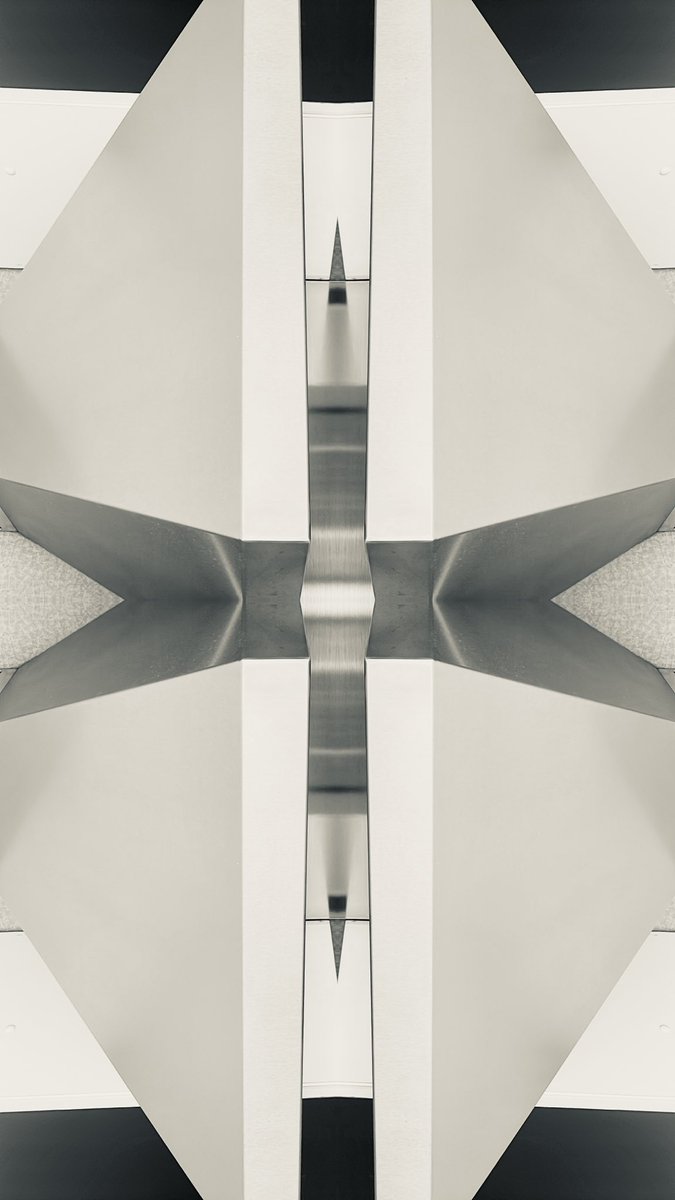 MirroredGallery's tweet photo. @NFTupdate Follow and buy our Mirrored images. All Mirrored start at 0.009 😱: https://t.co/zrO4iZyZVU #nft #nfts #nftart https://t.co/7Dl4lKtTaV