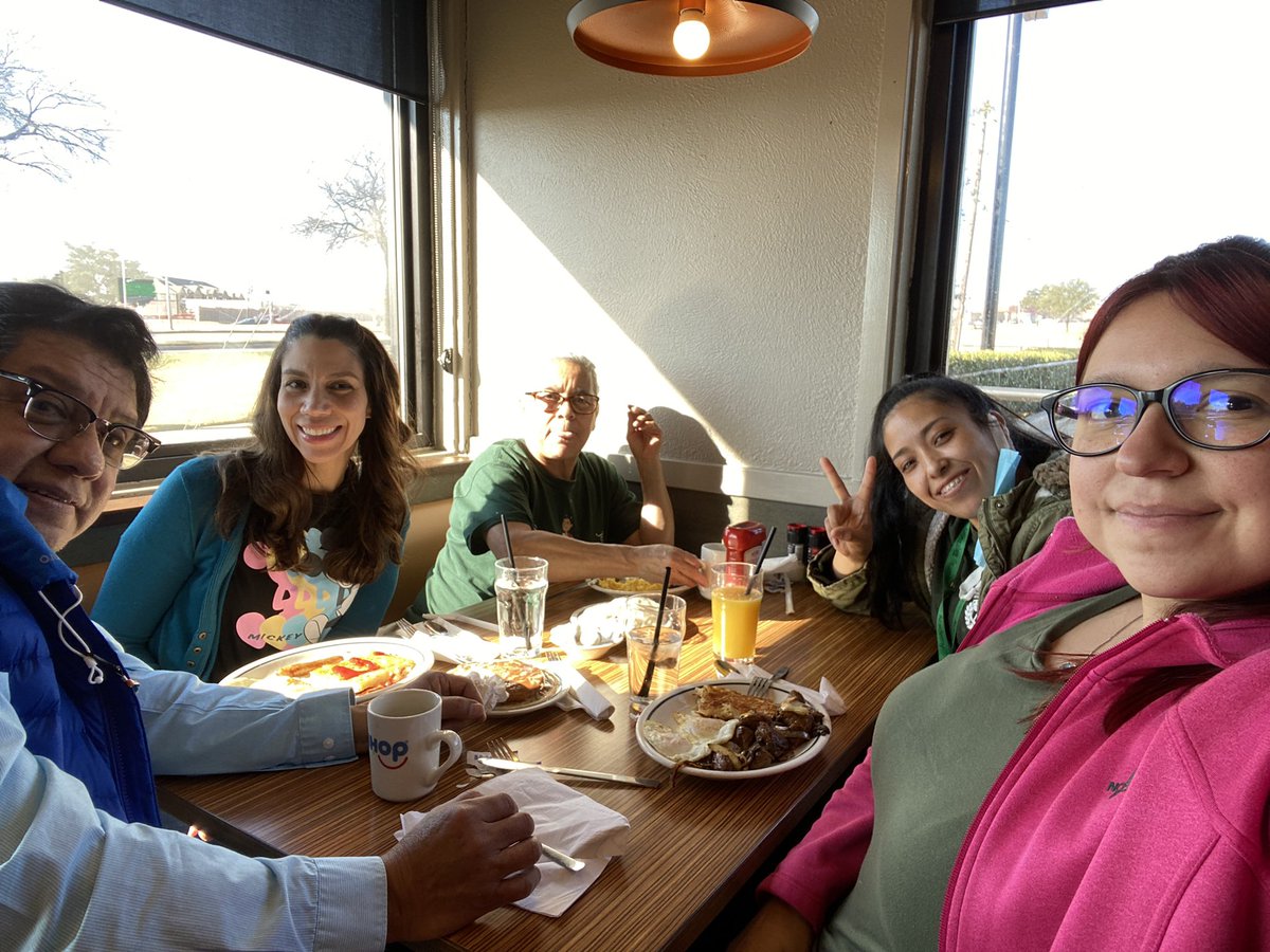 CarolinaLeija14's tweet photo. Thank you to our amazing admin for giving us time to bond as a grade level. We put our extra time to good use by going to have some breakfast. Loved spending time with these amazing people. @HBGonzalezPLA @TeamDallasISD @mrs_pineiro  #teambuildin https://t.co/xgPGmFdloW