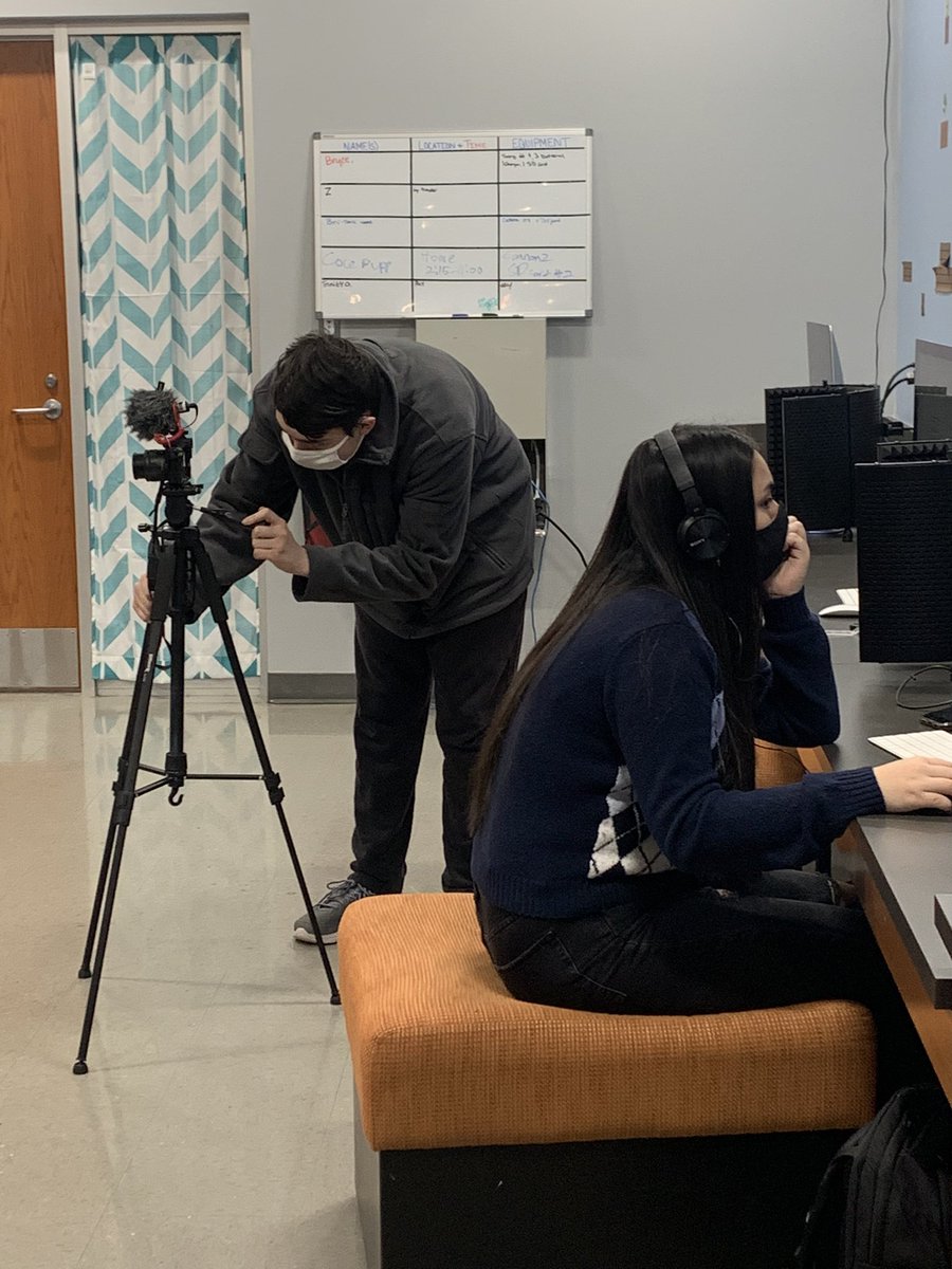 MrsKaseySmith's tweet photo. This is why I absolutely love teaching #TechEd. Editing, music creations, filming, studio work. All the things, all in different places, but all learning and creating. #WarriorWay #Multi2 https://t.co/C0GDBKlsC5