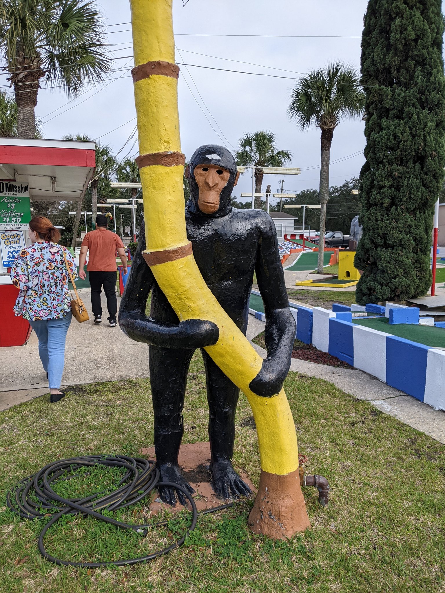 Mallie Rust on Twitter: "Went to an extremely cursed, semi-abandoned mini  golf course today https://t.co/eASOqFH3uj" / Twitter