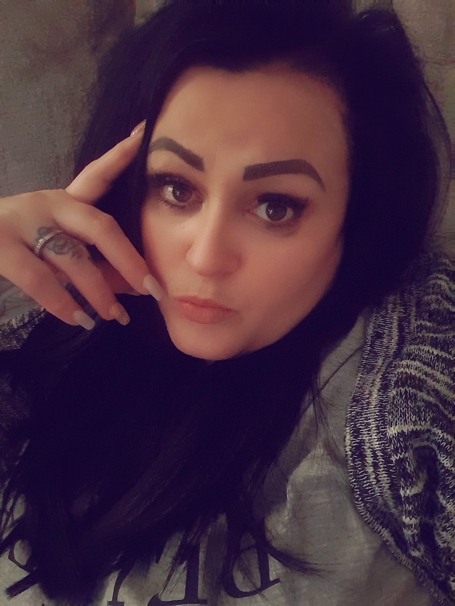 lisajune1980's tweet photo. evening all..... tired little me, its been a manic week #justme #bediscalling https://t.co/MqZem7gPN6
