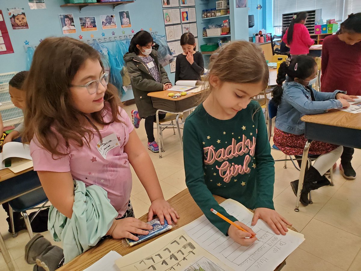 2ndViola's tweet photo. So much fun at our Nonfiction Expo...and we learned a lot too! @ViolaAchieves https://t.co/430ZHG6Wyw