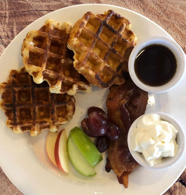 SockeyeCity's tweet photo. #dailybrunchspecial only $18 #STEVETSON https://t.co/uATyaEN2ST