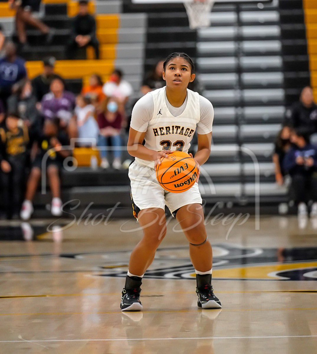 🚨#SleeperSpotlight🚨 Every #HBCU in the country should be on <a href="/AH__Athletics/">American Heritage</a> Unsigned Senior <a href="/EmaniTheodule/">Emani Theodule</a>! 

She has a 3.5 GPA and a sharpshooter on the court! #WakeUp #DontSleep #MEAC #SWAC #SIAC 

Highlights: hudl.com/video/3/172919…