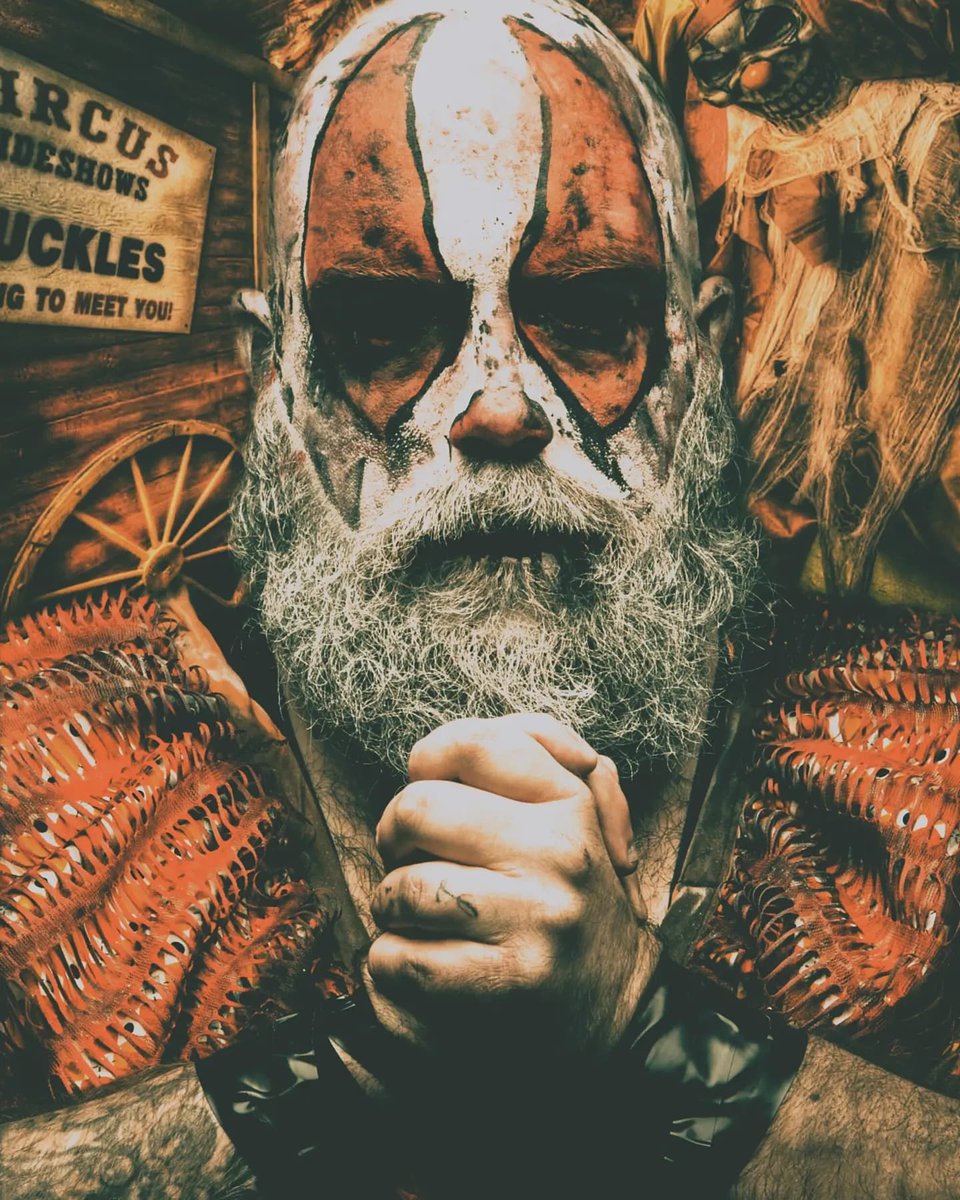 mrmeaner21's tweet photo. @_MarkPickering @hijodewagner @bane_dragon @alphawolf_CNS @NinjaMack1 @noah_ghc @noahglobal @W_UNIVERSE2020 @W_UNIVERSE_eng Send in the clowns for the welcome parade! 🤡🎈 https://t.co/20bMhSskog