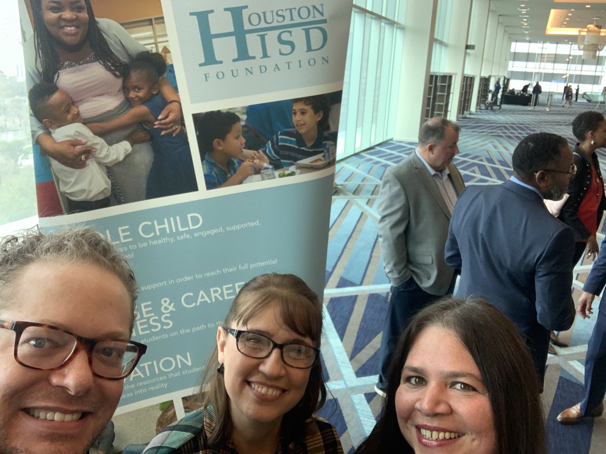 AprilColeman74's tweet image. We are stronger together ⭐️ what an exciting time to be together at @HoustonISD #stateoftheschools today! We are energized and excited about our students’ future! @RMTZElem #LearningExcellence
