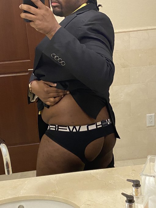 Too excited for the weekend 😈 https://t.co/9LICxgPEY4<a href="/tag/vacationmode"class="tags"><span>#vacationmode</span></a>