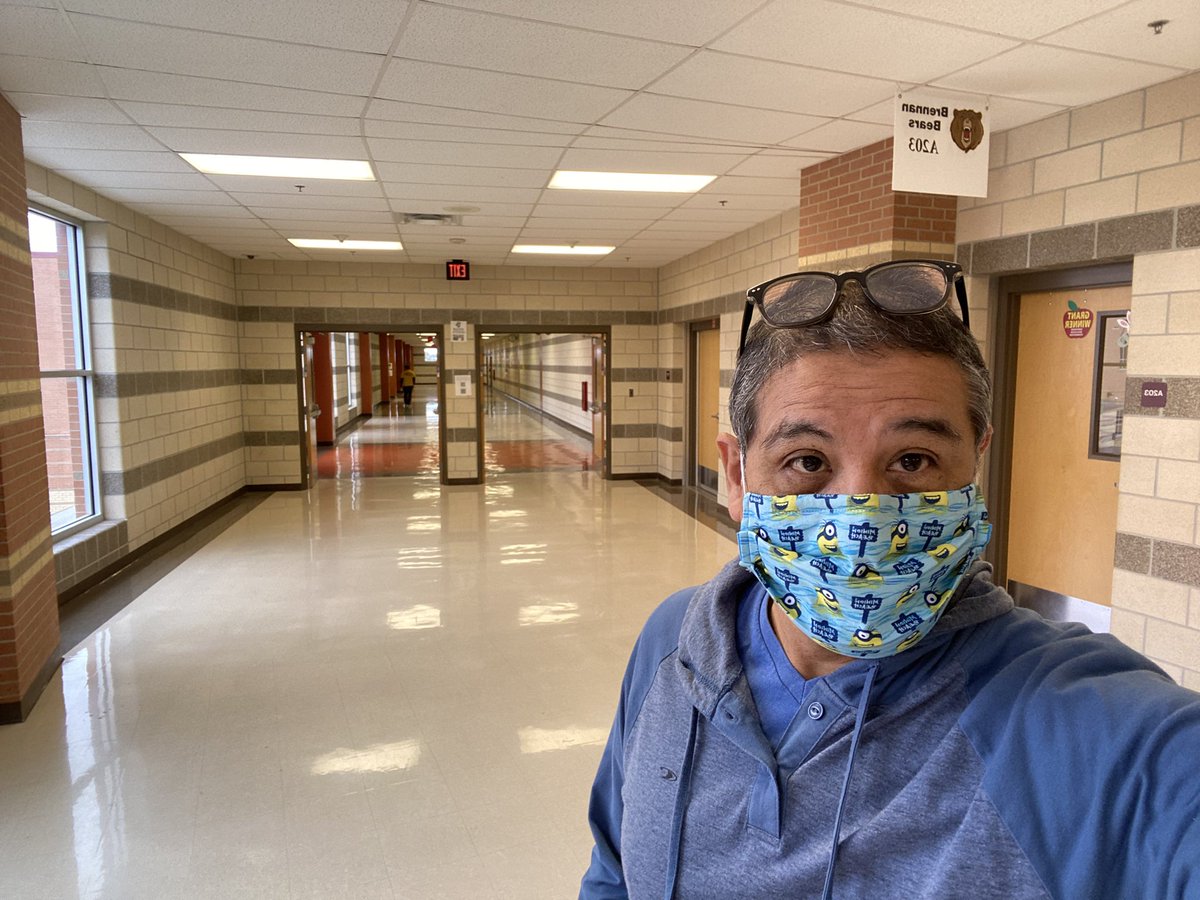 Keeping <a href="/NISDBrennan/">Brennan High School</a> hallways clear &amp; Bears safe prior to Spring Break. <a href="/NISD_CTE/">NISD_CTE</a> <a href="/Bears_StuCo/">Brennan Student Council</a>