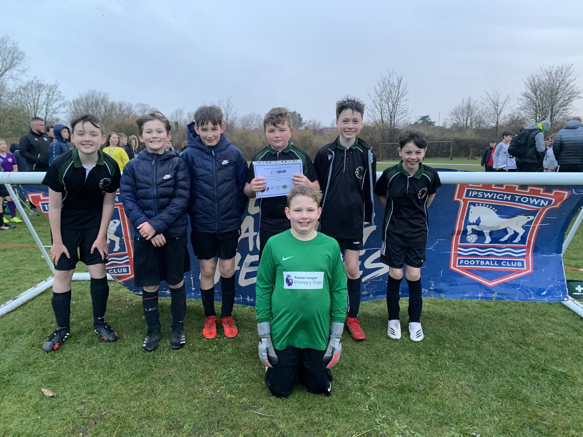 MrLeeRedOak's tweet photo. Well done to the Y6 Albert Pye A team for finishing in 6th place in the Ipswich Town FC ALT North Suffolk Schools’ Cup advanced league tournament held at Red Oak this evening.👍⚽️💙🐴 @AlbertPyeSchool @ITFCCommunity @ActiveLearningT @ItfcBluey @Active_Suffolk @schamberlainCEO https://t.co/Ua3Igm3uvM