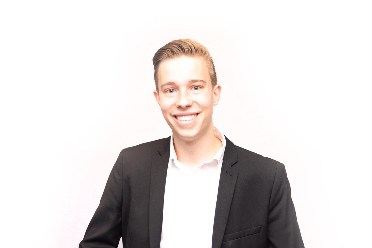 VDGgemOss's tweet photo. Even voorstellen!
#GR2022

🔹 Nick Pruimboom
🔹 Nummer 8
🔹 Herpen https://t.co/VofaSUZyfv