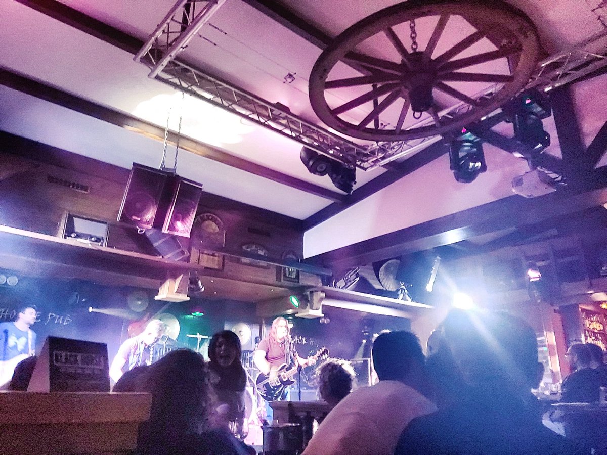 #toofighters #foofighterstribute #FooFighters #blackhorse #Cermenate #venerdì #weekend