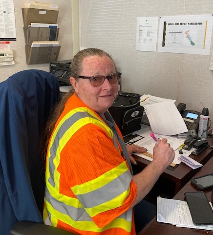 CableComJobs's tweet photo. For #WomeninConstructionWeek, we highlight #WomenSupportingWomen in #construction and share what co-workers at #CableCom have to say about each other. Staff at our East Bay location can all agree that Lola is a rock star! Meet Lola and what a colleague had to say about her: https://t.co/kzXMTecIbu