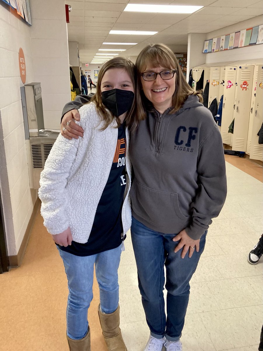 cfGoodin's tweet photo. I’m a lucky teacher!!! I saw former students now in 4th, 5th, and 6th grade. All leading the way for our 3rd graders. So proud of them! #cfChooseCourage  #mademyday https://t.co/NFnYp1gF2y