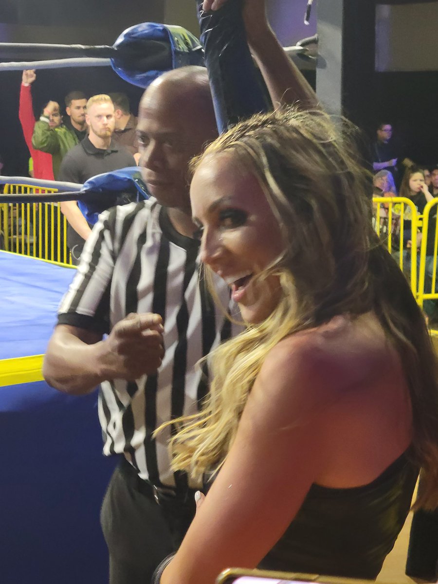 HuSTLer314STL's tweet photo. She's a hot mess going for goldddd at the #CrockettCup #NWA @ImChelseaGreen then the #Cardonas will run #NWAPowerrr #huSTLer https://t.co/fqDTtxl9W6