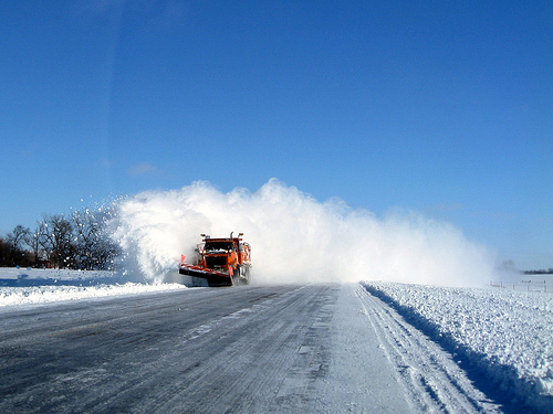 SKGovHwyHotline's tweet photo. Conditions have improved in time for weekend travel. Crews dealt had their work cut out for them this week with wind, snow and dropping temperatures. The good news is the temps are warming up, so any icy, slippery sections can be dealt with salt/sand. Thanks for your patience! https://t.co/kzvbqf7dl0