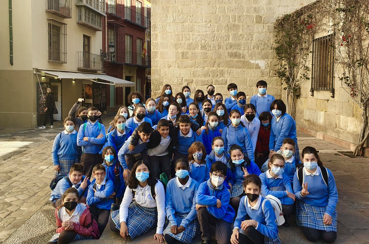 LaGoletaColegio's tweet photo. #MuseoPicasso👨🎨
Los alumnos de sexto de #PrimariaGoleta en su visita por el centro histórico al @mPICASSOm en una salida, como siempre, muy provechosa y enriquecedora. Gracias por vuestra acogida tan maravillosa‼️
#somosEscuelaVicenciana💙
#160construyendosueños https://t.co/7LdiG2QYml