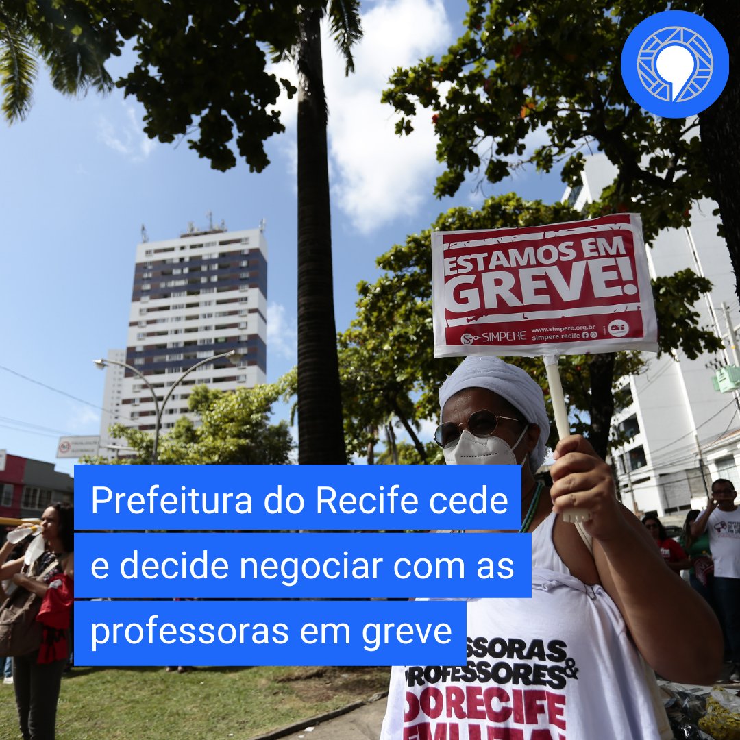mzconteudo's tweet photo. Simultaneamente à reunião de negociação, as professoras e professores estão sendo convocadas para uma vigília em frente ao prédio da prefeitura, no Cais do Apolo. 📸@arnaldosete Apoio: @Report4theWorld @GroundTruth https://t.co/Y1ehiSQgij