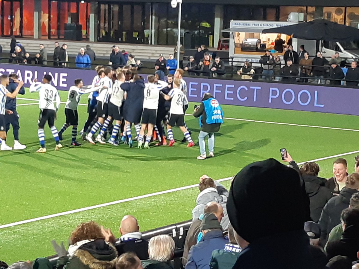 henri_123's tweet photo. Wat was het genieten bij @FCEindhoven, de 8e overwinning op rij! Maandag finale 3e periode en nog alle kans op directe promotie! #remember75 https://t.co/S9ourwhljp