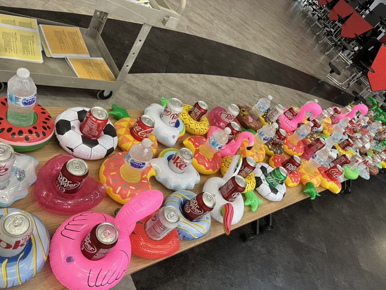 VMHSEagles's tweet image. A little after lunch pick me up so our teachers can finish strong! #PoolFloaties #EagleStrong