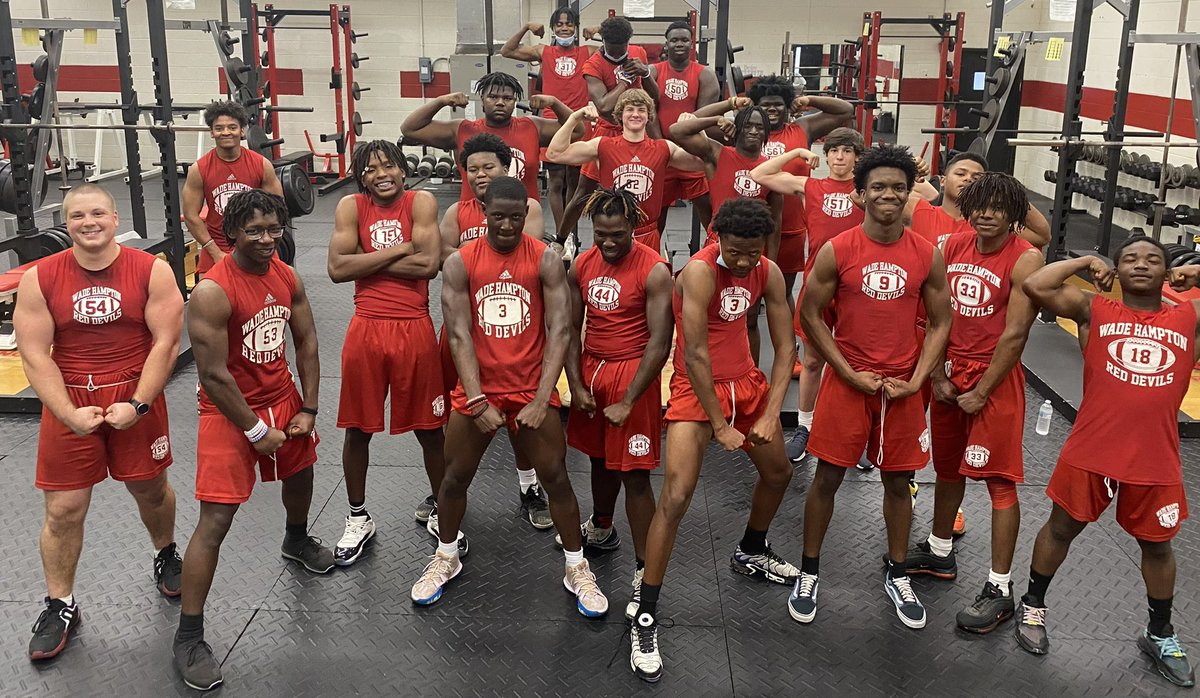 HCHurricane_FB's tweet photo. FLEX FRIDAY JUST HITS DIFFERENT! #Brotherhood #RedDevilStrong https://t.co/vLLmsgwPLY