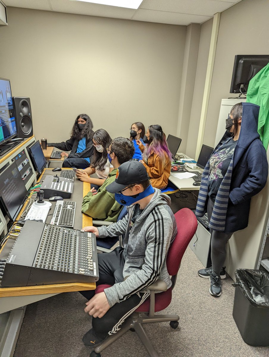 Lancer_EdTech's tweet photo. The Lewis studio was buzzing today! Presentation recording, news show practice and video planning. Thanks to @FCPS_IDTS for your help! @FCPSR3 @JohnLewisHSFCPS https://t.co/lbbYrHWXvP