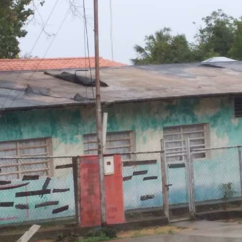 ElviaGFalcon's tweet photo. Mal estado en la infraestructura de la escuela de Guaibacoa pone en riesgo a 117 niños

Docentes de la UE "8 de Septiembre", en el municipio Colina, solicitan al alcalde Rubén Molina, sean recibidas para canalizar los distintos problemas que mantienen en esta institución. https://t.co/hgLdQFUXKD