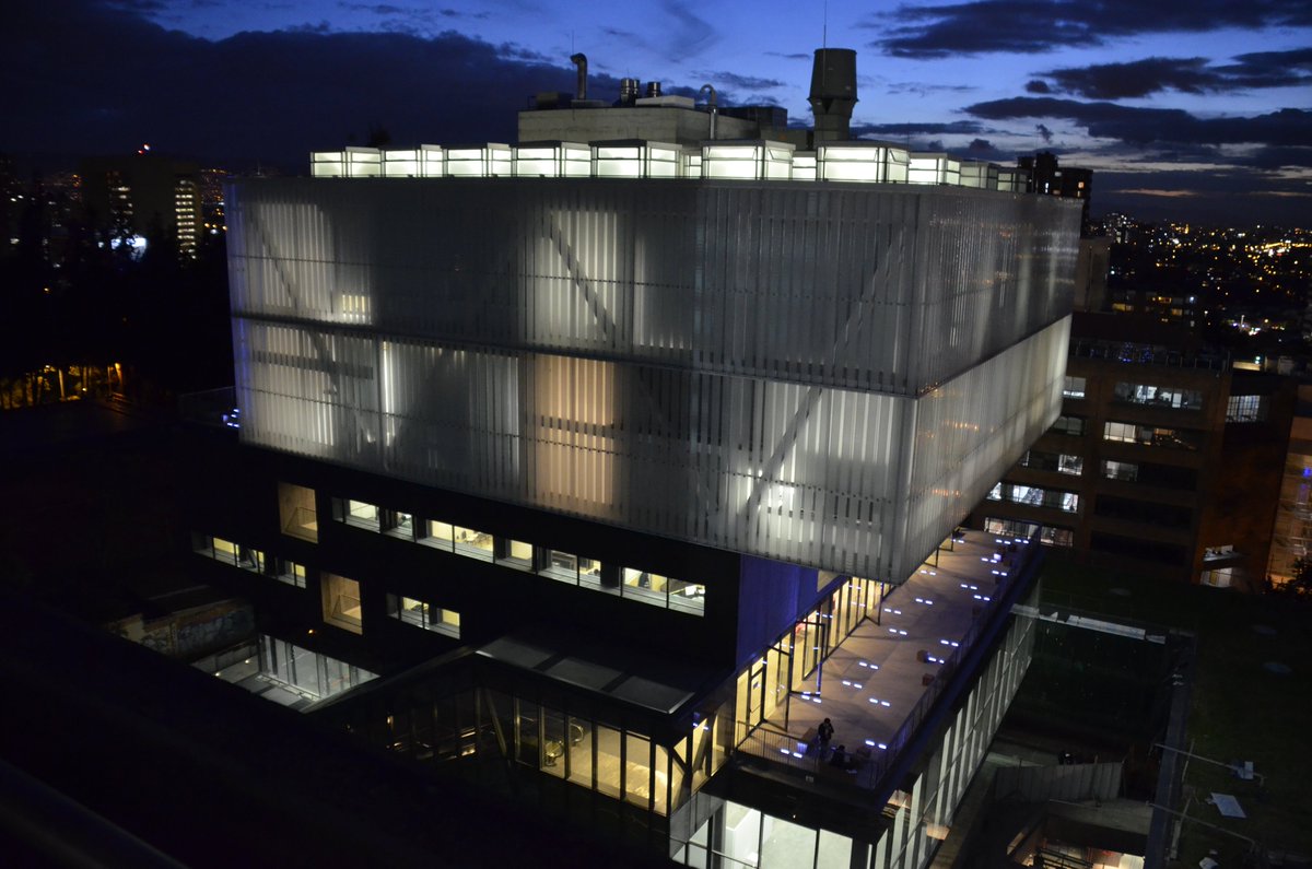 UniJaveriana's tweet photo. ¿Sabías que desde el 2020 en la Universidad Javeriana el 100% de la energía que se utiliza proviene de fuentes renovables? #JaverianaSostenible https://t.co/Iy7m2dFKja