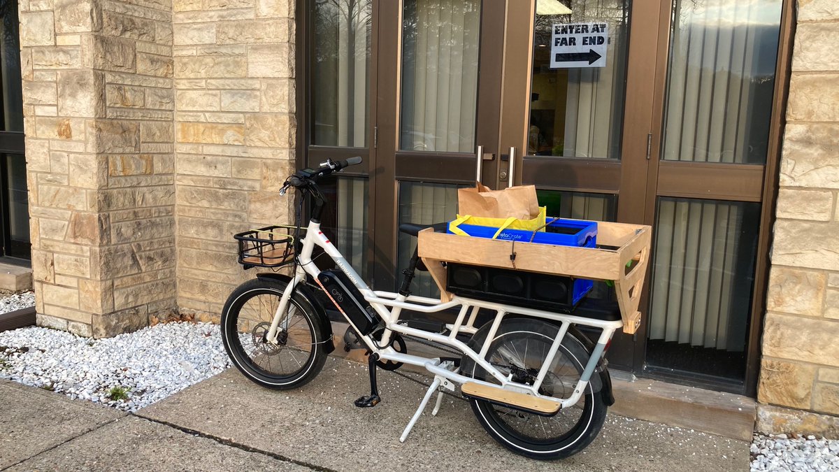 GassChristianB's tweet photo. First Fish Fry Friday, c/o Saint Irenaeus Church, h/t @pghfishfrymap 😎 https://t.co/pLFVus888B