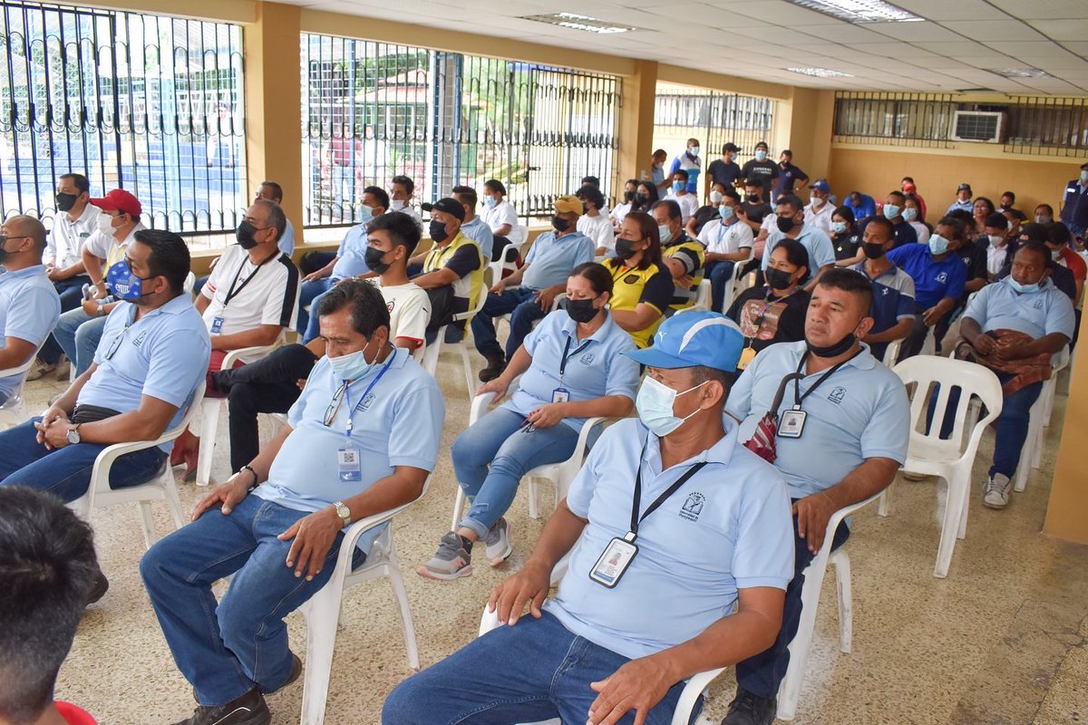 PacoRector's tweet photo. Hoy entregamos las obras de adecuación y mantenimiento del edificio de Sindicato de Trabajadores de la @UdeGuayaquil SUTUG.
Siempre buscamos el bienestar de nuestros colaboradores.
#PacoRector
#UniverversidaddeGuayaquil
#SUTUG https://t.co/QfwSOYYifO