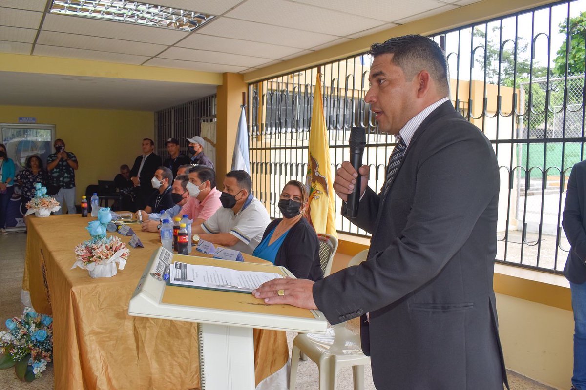 PacoRector's tweet photo. Hoy entregamos las obras de adecuación y mantenimiento del edificio de Sindicato de Trabajadores de la @UdeGuayaquil SUTUG.
Siempre buscamos el bienestar de nuestros colaboradores.
#PacoRector
#UniverversidaddeGuayaquil
#SUTUG https://t.co/QfwSOYYifO