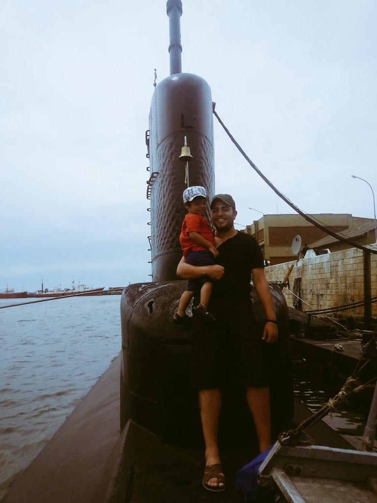 Rockro_22's tweet photo. PEQUEÑO RECUERDO CON MI SOBRINO EN EL CASCO DEL A.R.A SAN JUAN. 
PROHIBIDO OLVIDAR. https://t.co/9htpLGyBmZ