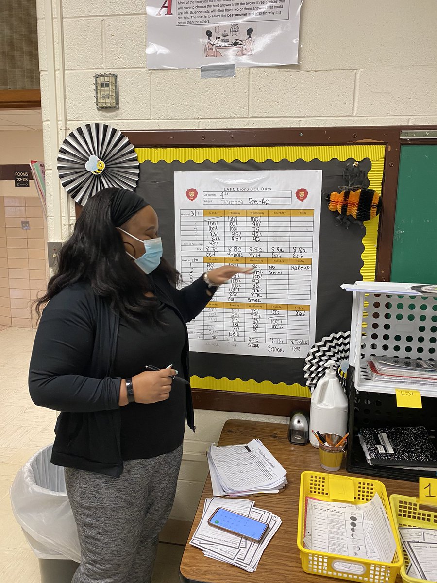 pdilley5's tweet photo. I see you Ms Eurika White @LAForestOak updating your DOL chart with today’s data! I also 👀 the data that shows your scholars are learning! ❤️👏 @LANSchools @slofton96 https://t.co/zzu4XIUKjx