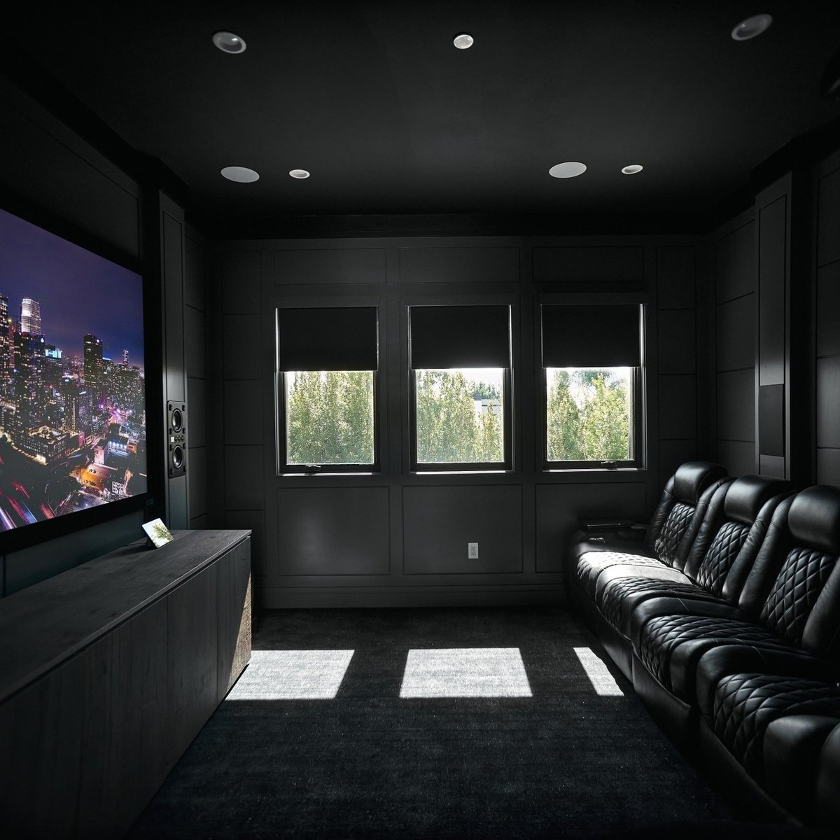 TruAudio's tweet photo. 💥Feature Friday💥 
@MalibuWired has gone all out with this beautiful setup. Showcasing our Select Series S63i In-Wall LCR for home theater. 
▪️
▪️
Tag us in all of your TruAudio installs, we love to see it!  🙌 https://t.co/M5Lw0uSeoy