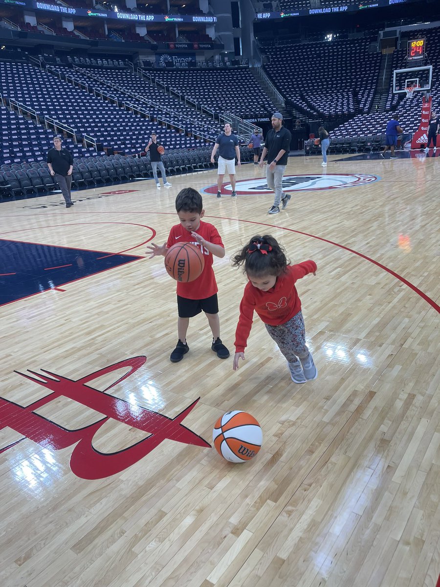 Rod125's tweet image. Thanks @DraftKings for the basketball camp and letting us shoot the ball on the @HoustonRockets court. Amazing experience
