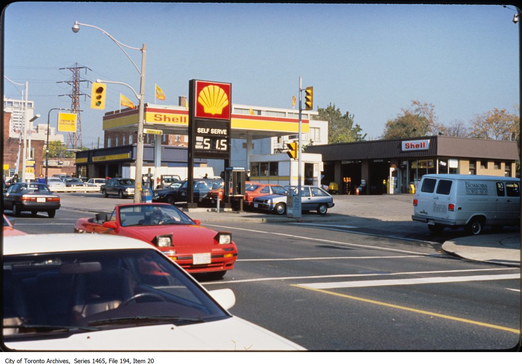 TorontoPast's tweet photo. TO in the 80s: Now this may make some cry and I apologize in advance if it does....but look at that gas price!!! (Toronto Archives). 

What's the cheapest you ever filled up at ? I think i was around the 65cents/litre period. 

#toronto #torontopast #retrotoronto #torontohistory https://t.co/zdu930fhce