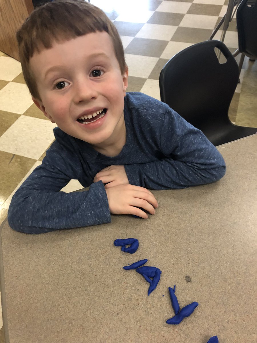 QuiatKRCE's tweet photo. Practicing snap words with Play-Doh is fun! #oneRCE #KinderRangers https://t.co/SSRYO3rKQg