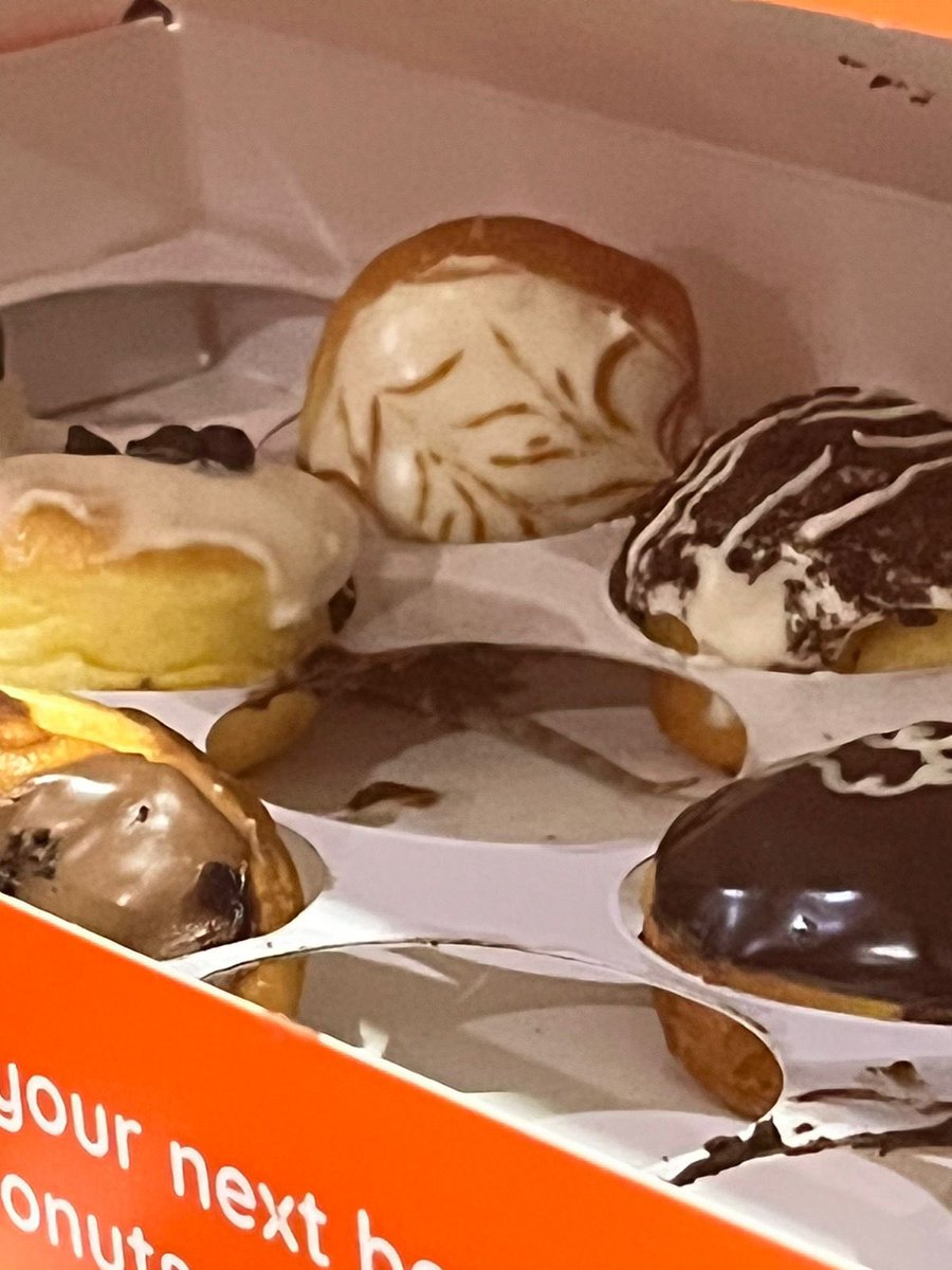 Today we ordered #Doughnuts from <a href="/MadOverDonuts/">Mad Over Donuts</a> <a href="/zomato/">zomato</a> , it had live LIZARD in the box. Ridiculous service at #faridabad outlet. Strict action should be taken. #foodhealth #zomato