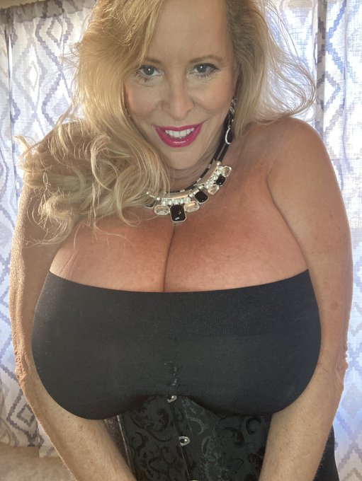 Just Posted on https://t.co/17hMkXIeQH     Live Show tonight on https://t.co/nC5aC3abF9  around 8 PM<a href="/tag/europedichan"class="tags"><span>#europedichan</span></a>