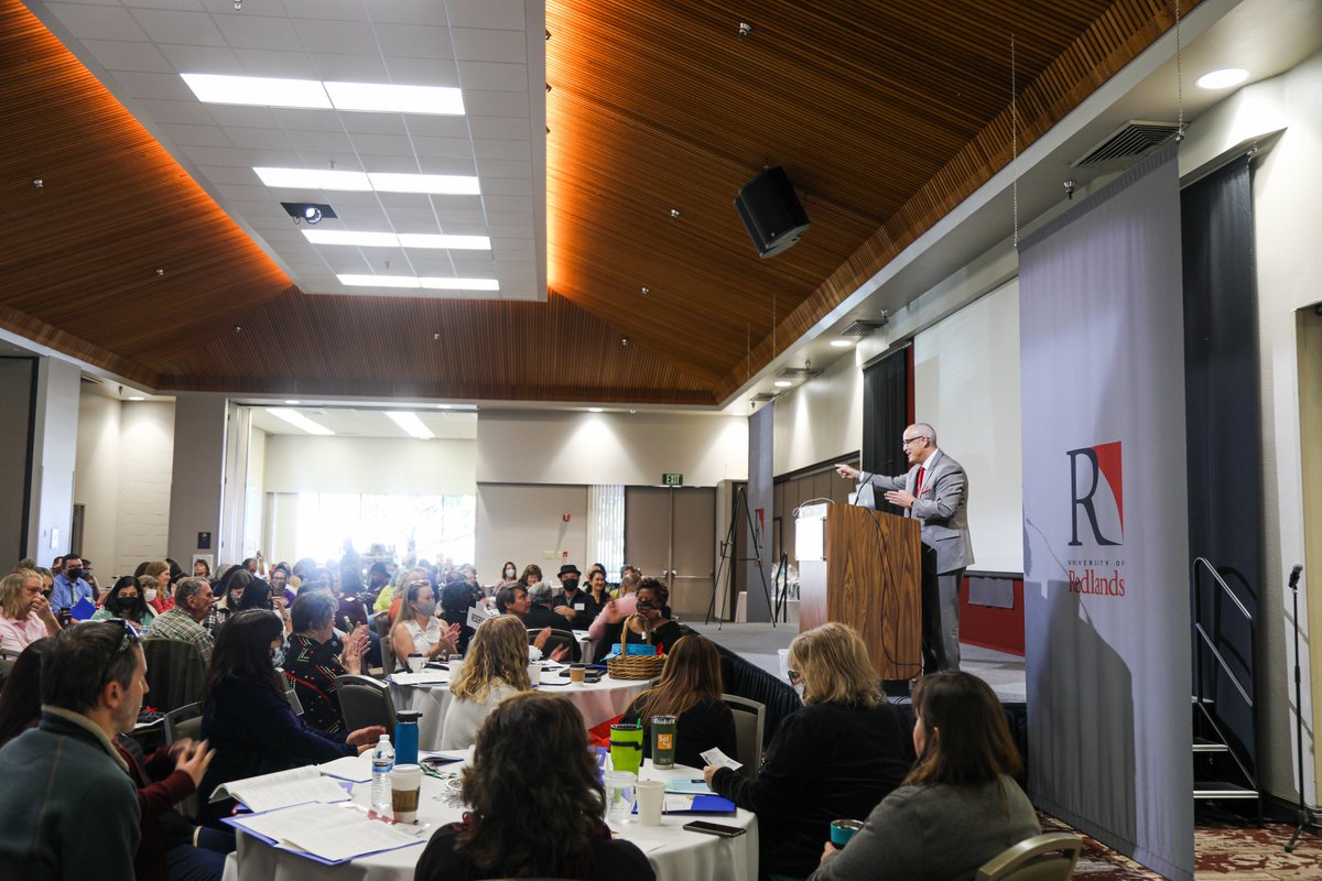 RedlandsUSD's tweet photo. District teachers, librarians, and staff attend the 25th annual @HuckFestival at @UofRedlands. This 2-day event is filled with guest speakers and breakout sessions focused on children's literature. @RedlandsUSDSupt welcome attendees and shared his love of reading. #WeAreRedlands https://t.co/FEsNfa83qe