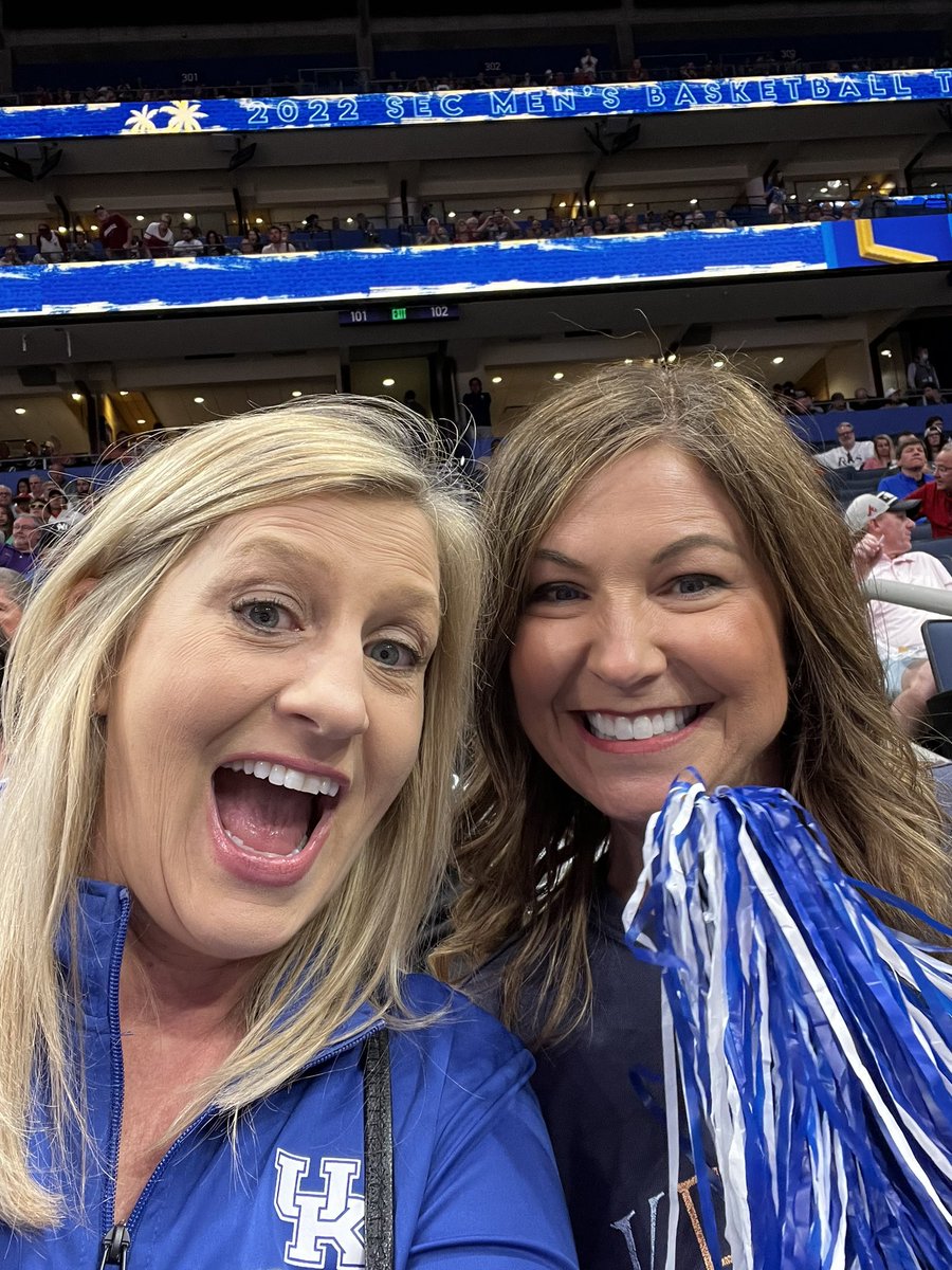 susanguess's tweet photo. #SECMBB https://t.co/qaAzk3J6mX