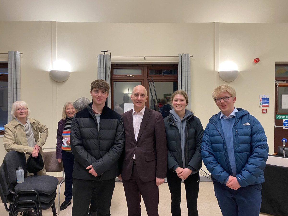 It was great to get to watch @BBCAnyQuestions live this evening in Ashley, and speak to @Andrew_Adonis afterwards about Germany and Scholz’s Ukraine policy and Britain’s role in Europe