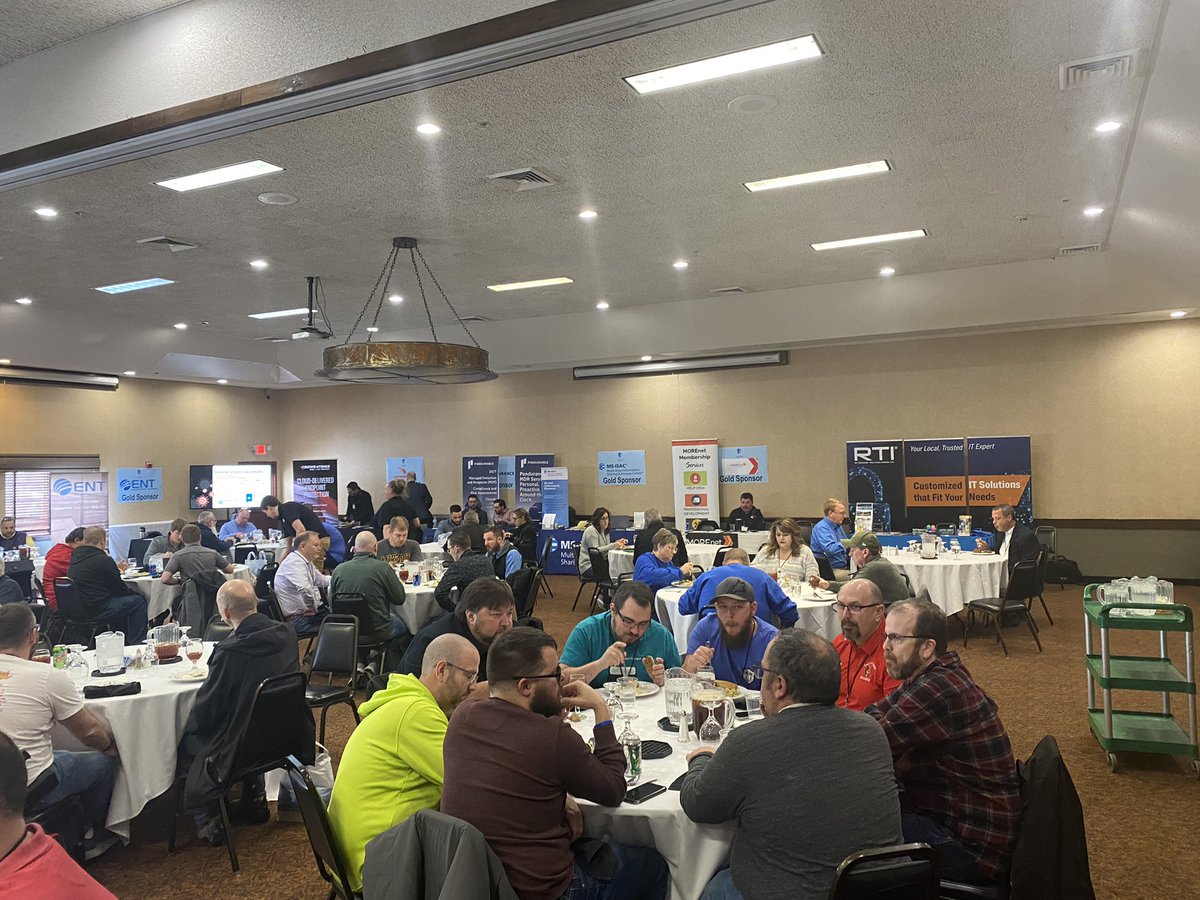 MidwestTechTalk's tweet image. Lunch and vendor area at #midwesttechtalk