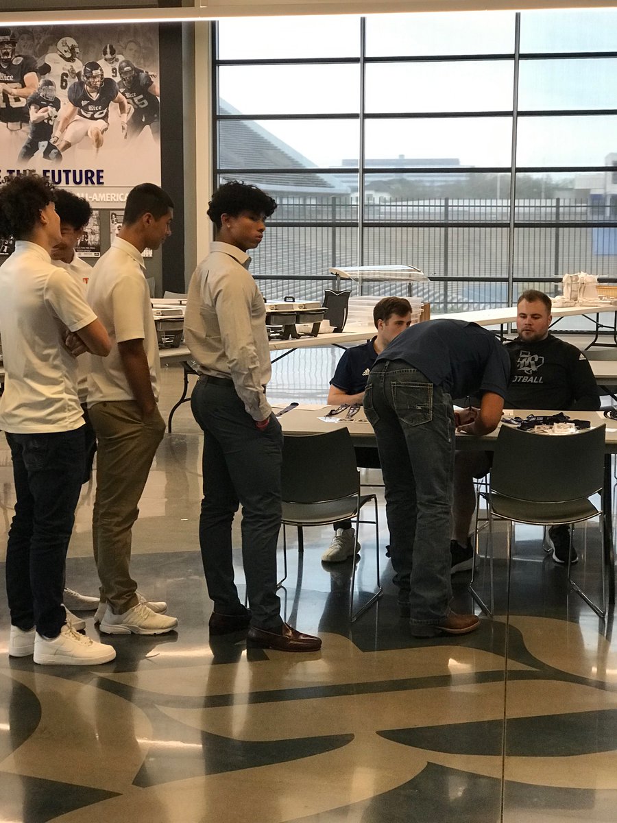 STX7v7's tweet image. Shout out to @RiceFootball @RiceOwlsFB for the hospitality. Our student athletes and parents enjoyed themselves today.

#movewithapurpose #1team1goal #buildingleaders