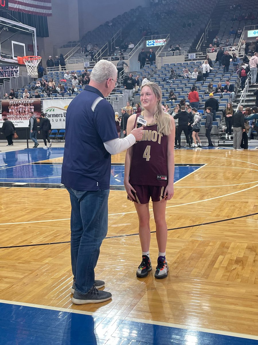 NetworkPsp's tweet photo. 🚨🚨🏀 The Majettes are playing for a title!

Mariah Evenson (#4 Minot) Standing by with our own Chuck Clairmont after their HUGE semifinal win over Davies!

#NDPreps #ItsGameDay #PSPNetwork @NDHSAA 
@MinotHighAD @MajetteBB https://t.co/wjxaOt5e7b