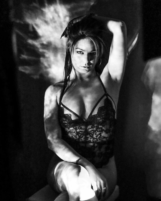 Lace, leather, and rock n roll 🖤 https://t.co/kOziz29tFN https://t.co/drk9DS2nRt<a href="/tag/friskyfriday"class="tags"><span>#friskyfriday</span></a>