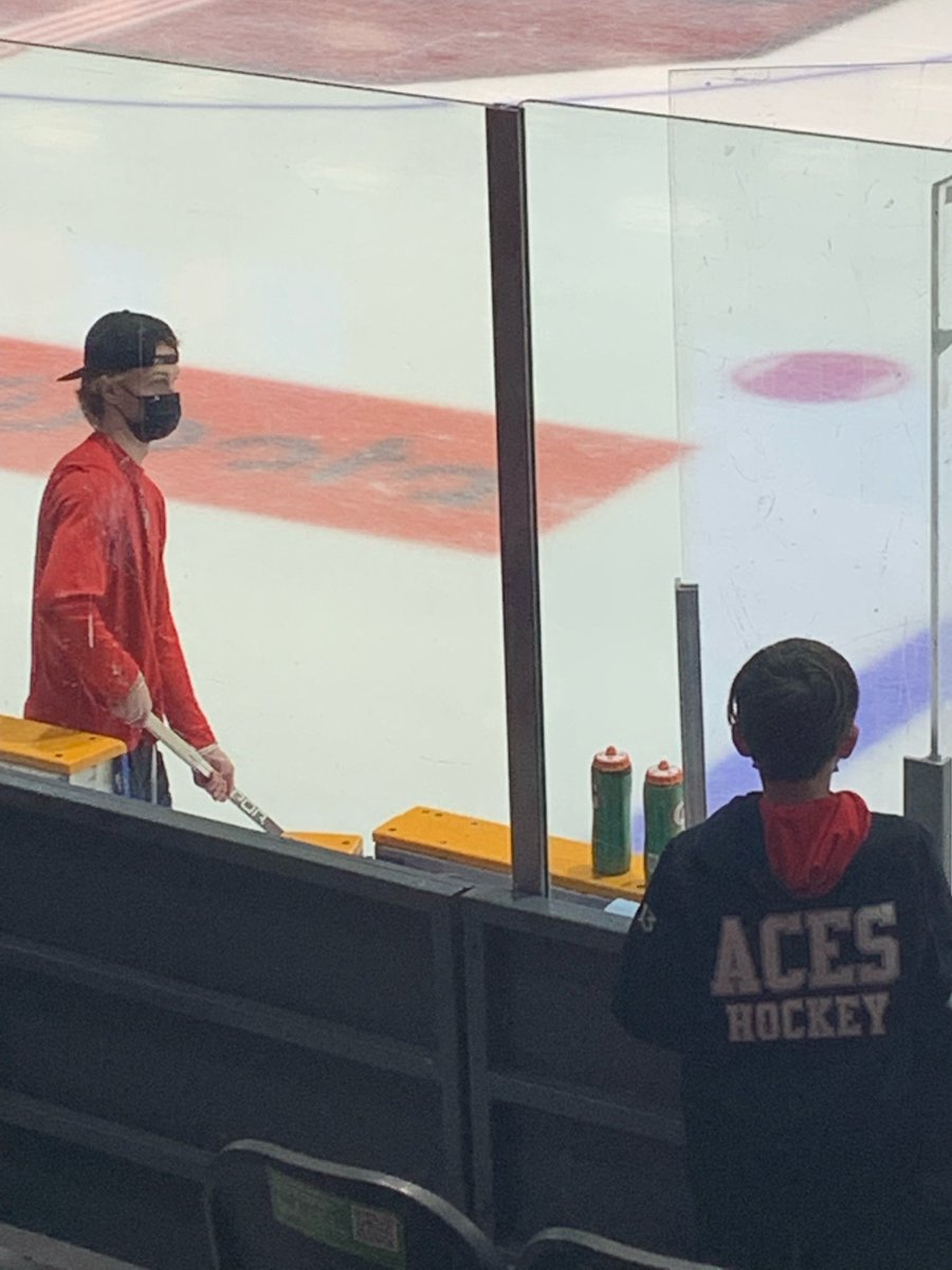 ScheunemanApril's tweet photo. @Ottawa67sHockey @TELUS @TD_Place @jackbeck191 What an amazing feelin being back seeing familiar faces #letsdothis #waitingforpuckdrop https://t.co/60qMnqefeQ