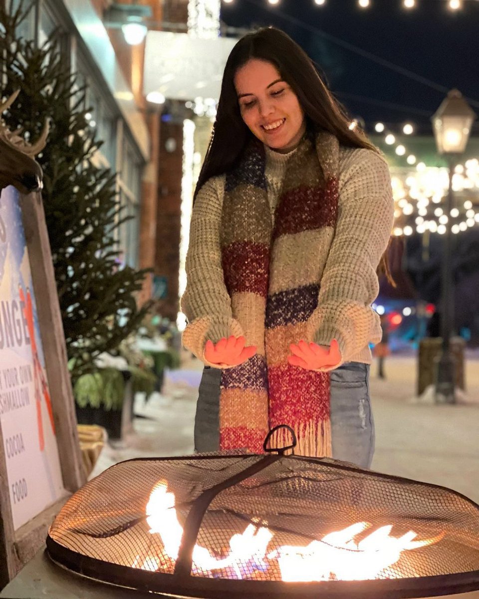 Snow, snow, come and stay so we can Après-Ski every day! 🧣🍷🤗

OK, but for real, it's the *2ND LAST WKND* of the Après-Ski Lounge in <a href="/DistilleryTO/">The Distillery District</a>!

COME ON DOWN! Admission and fires are FREE, hot food and yummy drinks for purchase.⁣⁣ 🔥🤤🎫

📸: @lisamestres on IG